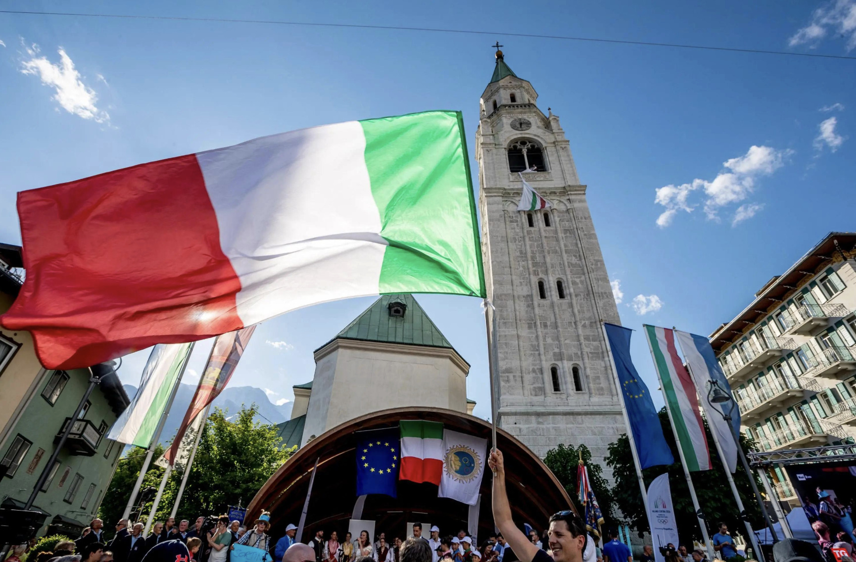 Festa della Repubblica 2026 a Cuneo — 80 Anni di Storia tra la Mostra in Prefettura, la Cerimonia in Piazza della Costituzione e il Concerto Sinfonico al Toselli